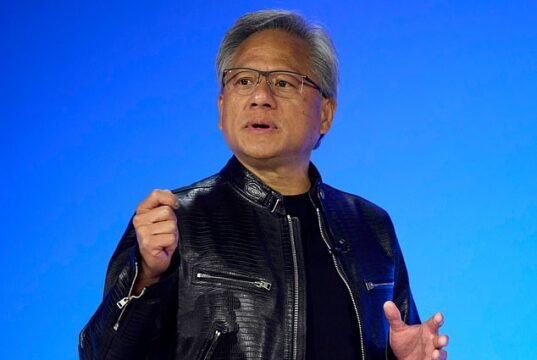 Por que os investidores ainda temem o estouro da bolha da IA, apesar dos resultados de grande sucesso da Nvidia?