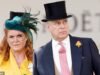 Sarah Ferguson ‘considerando uma oferta de seis dígitos’ para retirar o título da Duquesa de York, já que assessores do palácio temem que ela possa se tornar ‘desonesta’