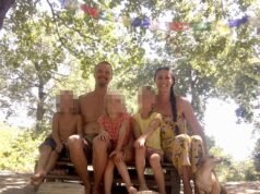 Os três filhos de um pai britânico foram detidos pelas autoridades italianas depois de ele os ter levado para viverem “fora da rede” e toda a família ter sido acidentalmente envenenada por cogumelos.