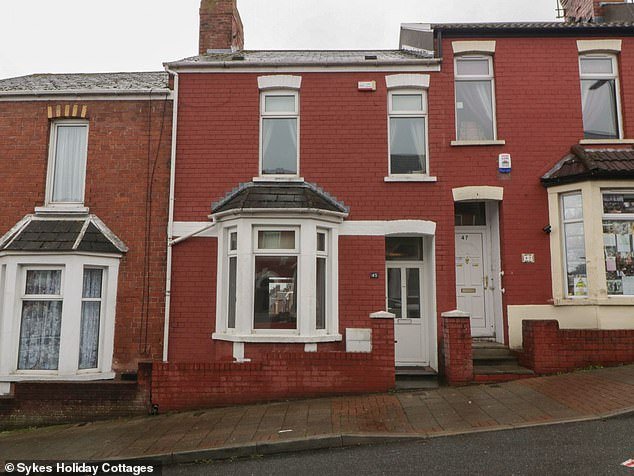 103609315-15260363-Doris_s_terraced_house_on_Trinity_Street_in_Barry_which_appeared-a-33_1762338652619.jpg