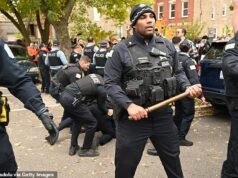 A Segurança Interna diz que a violência contra os policiais está aumentando, então os agentes do ICE dispararam em um tiroteio em Chicago