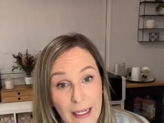 Uma família ganhou um drama jurídico significativo de US$ 200.000 depois que 26 colchões sujos foram jogados na rua em retaliação a críticas negativas.