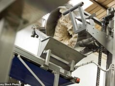 Baker foi estrangulado até a morte por sua própria máquina de fazer pão quando seu cachecol ficou preso na amassadeira