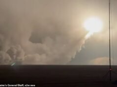 A Ucrânia divulgou imagens de seus novos mísseis Flamingo de longo alcance, capazes de atingir Moscou, sendo lançados na Rússia