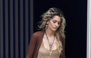 A filha de Michael Jackson, Paris, parece desapontada depois de perder uma batalha legal em meio a uma batalha contínua por seu patrimônio