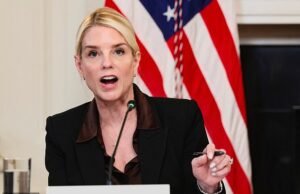 Pam Bondi lança caça ao homem depois que ‘maníaco radical’ destrói o escritório da advogada de Trump, Alina Habba