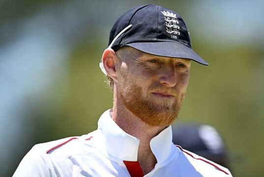 Os fãs de críquete da Inglaterra se irritam com seu próprio capitão após o embaraçoso amistoso antes do primeiro Ashes Test em Perth: ‘O pior lance de seis postigos da história’