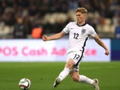 Lewis Hall revela como um psicólogo o trouxe de volta aos trilhos… e por que ele não abre mão de uma vaga na Copa do Mundo, apesar de um ano de ausência da Inglaterra