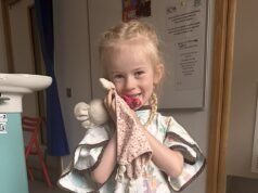 Mãe emite alerta após filha de 4 anos sofrer grave lesão na coluna durante brincadeiras leves