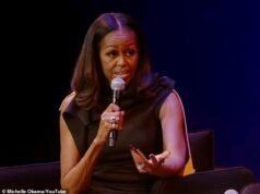 Michelle Obama afirma que as mulheres negras têm que alisar o cabelo ‘para se conformarem aos padrões dos brancos’