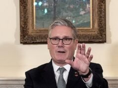 Um número recorde de britânicos está se mudando para o exterior sob o comando do Partido Trabalhista: 257.000 partiram no ano passado com o aumento da migração Starmer