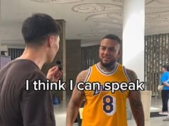 A estrela do Footy revela um prato extremamente incomum que adora comer enquanto a estrela do TikTok com 7,5 milhões de seguidores o ataca.