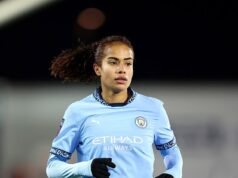 Mary Fowler revela ‘presente’ racista aterrorizante que recebeu de sua equipe