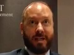 O financista que processou sua própria mãe depois que uma disputa acirrada sobre a propriedade de uma casa em Chelsea o deixou ‘deserdado’ perdeu uma batalha judicial de £ 2,6 milhões – e foi condenado a deixar a propriedade depois que um juiz decidiu que ele estava ‘invadindo’.