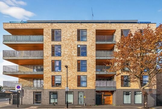 Os preços das casas caem apenas sete dias antes do orçamento de Rachel Reeves à medida que a demanda diminui – quanto mudou o valor da sua casa?