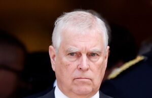 Andrew ‘fez sexo consensual com um funcionário de Jeffrey Epstein’