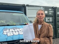 Bonnie Blue criou um documento falso do governo australiano alegando que ela poderia entrar na Austrália