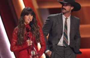 Vencedores do CMA Awards 2025: a estrela em ascensão Ella Langley ganha o primeiro troféu pelo dueto com Riley Green na maior noite do country