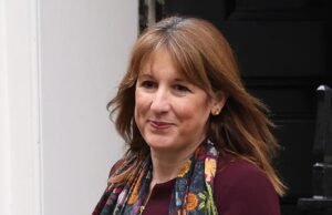 Reeves enfrenta revolta trabalhista de última hora sobre o ‘imposto sobre mansões’: Negociação ‘ao vivo’ sobre ataque ao orçamento enquanto os parlamentares temem reação de eleitores ‘aspirantes’