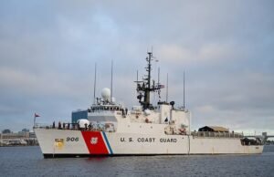 Guarda Costeira nega relato de que ramo militar está removendo a suástica da lista de símbolos de ódio