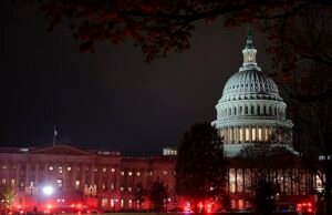 Duas pessoas tratadas por ferimentos após incêndio no prédio de escritórios Rayburn, no Capitólio dos EUA