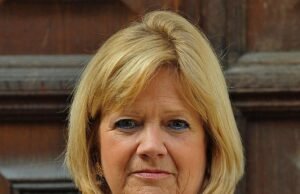 Conselheiro sênior do governo ‘horrorizado’ com a falha dos ministros em agir rapidamente em relação aos alertas que o vírus Covid era ‘muito mais perigoso’ para os idosos