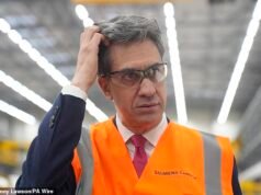 O entusiasmo de Miliband pelo zero líquido faz com que milhões de famílias enfrentem outro aumento na conta de energia neste inverno – então, e quanto à sua promessa de cortar a conta de £ 300?