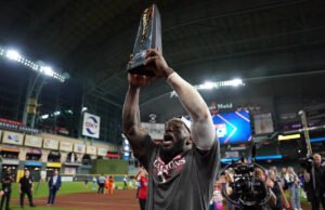 O herói dos playoffs do Rangers, Adolis Garcia, após 2 temporadas difíceis consecutivas