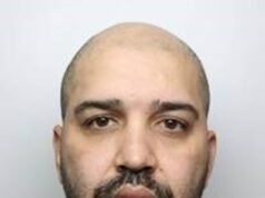 ‘Por que ele estava aqui?’ A mãe de uma estudante vítima de violação exigiu respostas sobre a razão pela qual o agressor da sua filha foi autorizado a entrar no Reino Unido, apesar de ter 11 condenações anteriores.