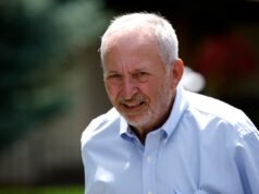 Larry Summers deixará o cargo de professor em Harvard em meio à reação de Epstein