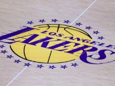O Lakers supostamente trouxe dois executivos dos Dodgers para funções consultivas, incluindo presidente de operações de beisebol