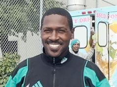 Antonio Brown é libertado da prisão do condado e flagrado em vídeo saindo com o advogado