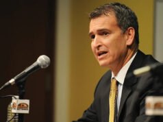 Eddie McRhodes, de Baylor, tirando licença após investigação interna sobre o suposto confronto do jogador