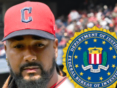 O arremessador patrono Emmanuel Klass é preso por agentes do FBI no aeroporto JFK