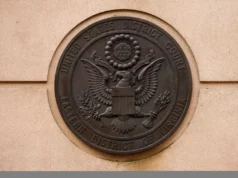 Apoiadores de Trump admitem que o grande júri nunca viu a acusação final de Comey