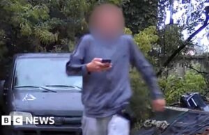 Sabotadores adolescentes pagos para atacar seu próprio país