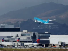 As reduções de voos impostas durante a paralisação do governo dos EUA serão reduzidas pela metade