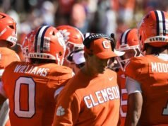 Clemson lidera por 18 a 0 sobre o estado da Flórida