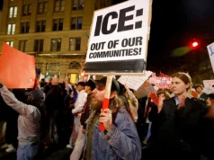 Ataque de migrantes em Charlotte pelo governo Trump aumenta tensões políticas