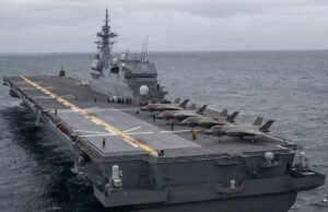 Jatos F-35 dos EUA são lançados em porta-aviões japoneses