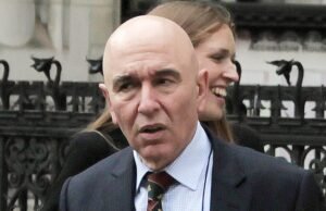 Professor da Universidade de Cambridge foi absolvido de falsificar testes de QI e memória para reivindicar indenização de £ 1 milhão após sofrer um derrame