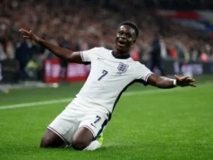 Saka e Eze afundaram a Sérvia, dando à Inglaterra sete vitórias em sete.