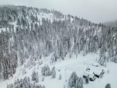 Atualização ao vivo do aviso de tempestade de inverno: ventos fortes e neve intensa são esperados na Califórnia