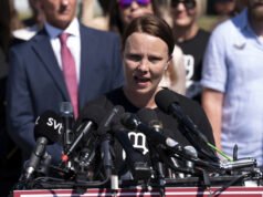 Sobrevivente de Epstein chama Trump de “constrangimento nacional”