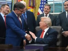 Donald Trump vetará o projeto de lei de Epstein? Mike Johnson levanta a possibilidade