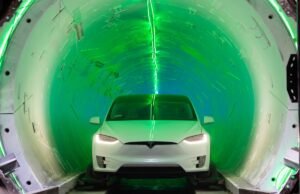 Bombeiros sofreram queimaduras químicas no chato canteiro de obras da empresa de Elon Musk