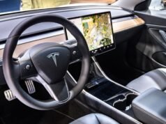 Tesla pode finalmente apresentar o CarPlay aos seus EVs