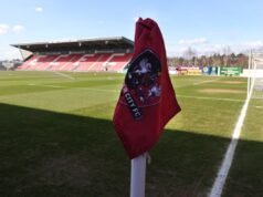 Uma investigação foi iniciada após o início de um incêndio no Exeter City Stadium