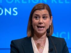 Elisa Slotkin ‘se recusa a ser intimidada’ depois que Trump ameaçou ela e seus colegas democratas com pena de morte em vídeo militar