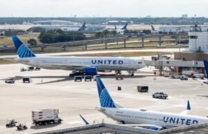 NTSB acredita que balão meteorológico atingiu voo da United Airlines no mês passado, quebrando o pára-brisa